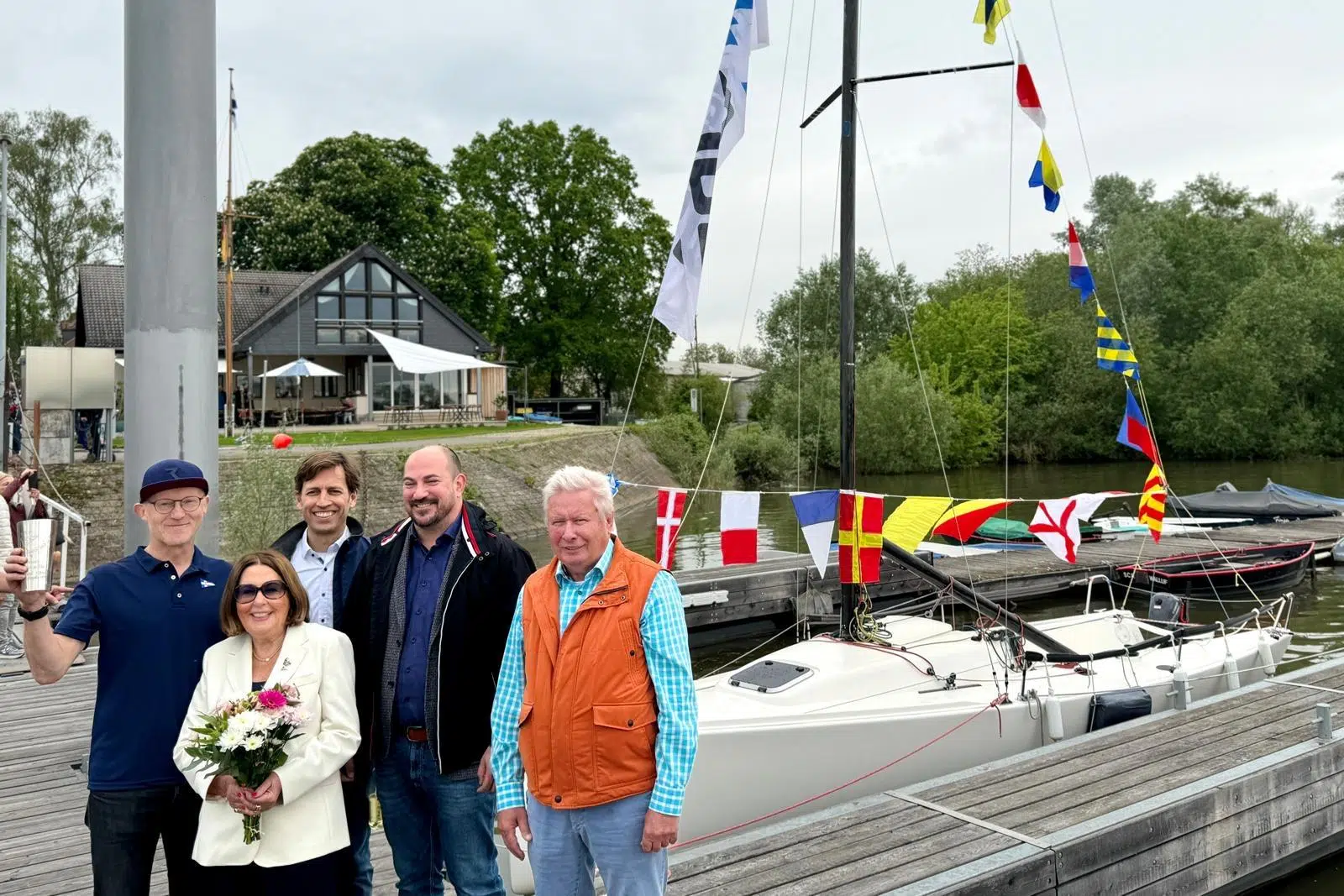 Frühjahrsregatta und Taufe im Segelclub Rheingau sehr gut besucht